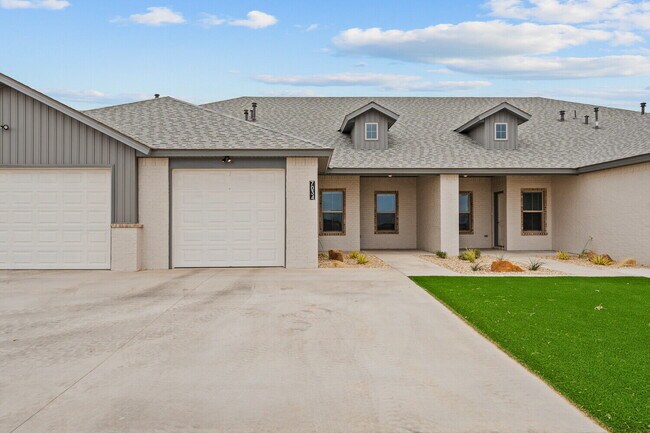 Foto del edificio - Brand new townhomes in Frenship East!