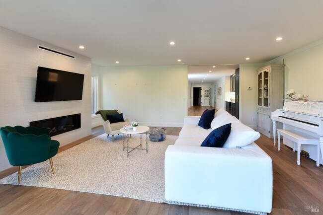 Building Photo - 800 Zinfandel Ln