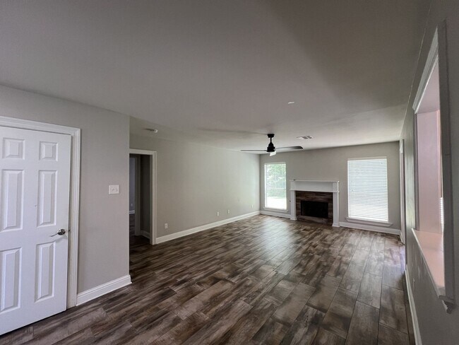 Foto del edificio - 23816 Stoneridge Ln