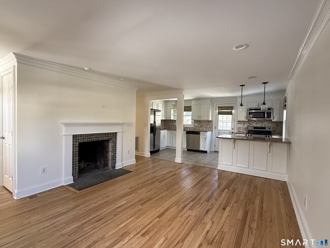 Building Photo - 46 Prudence Dr