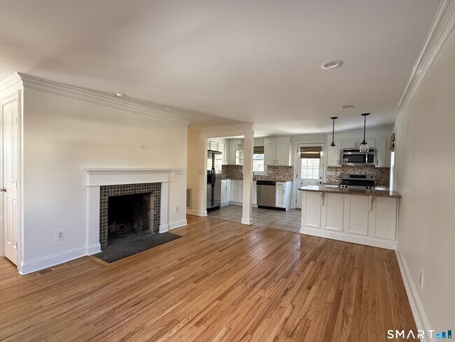 Foto del edificio - 46 Prudence Dr