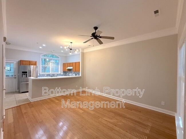 Building Photo - 1559 Pecan Ave