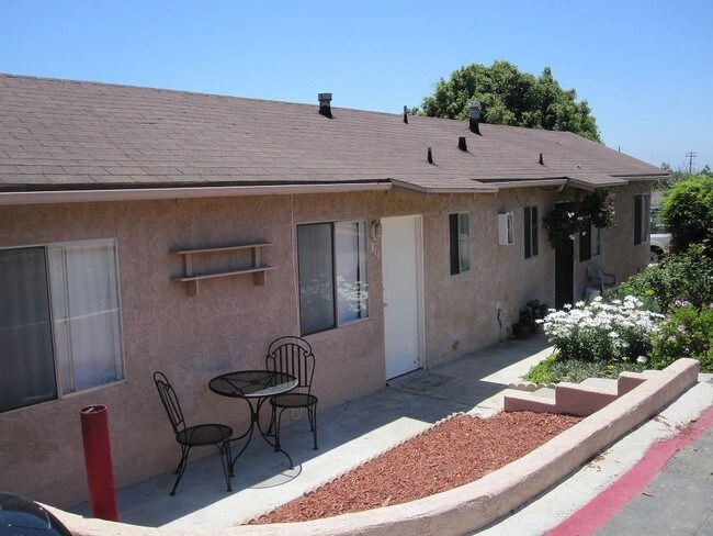 Primary Photo - 310-324 W Ivy St