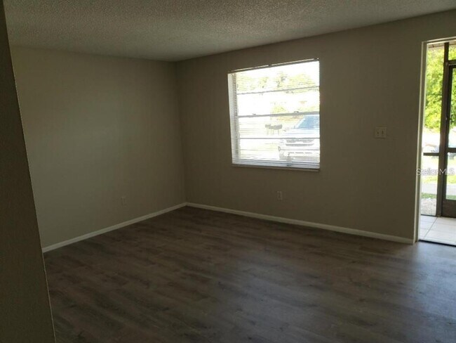 Foto del edificio - 6956 Brandywine Dr