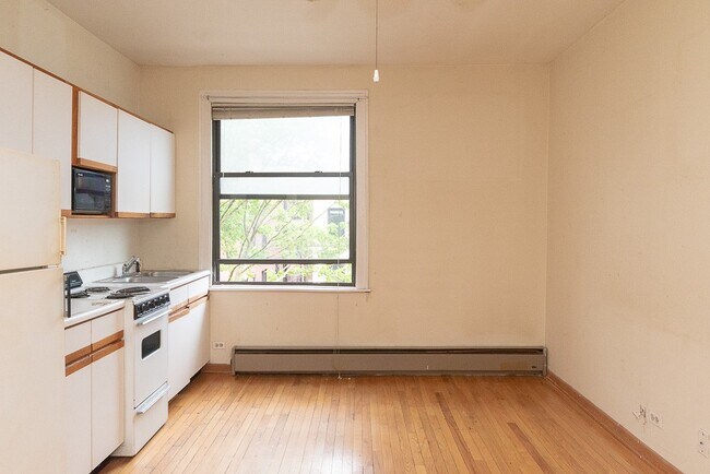 Foto del edificio - 638 W Barry
