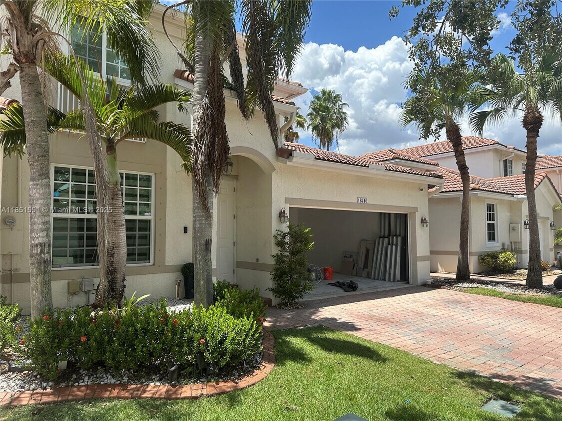 Primary Photo - 18716 SW 27th Ct