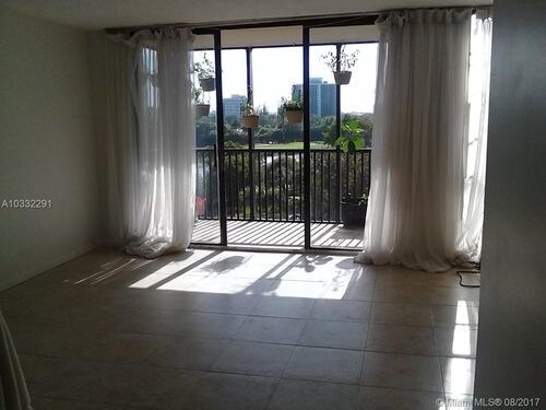 Foto del edificio - 3101 N Country Club Dr