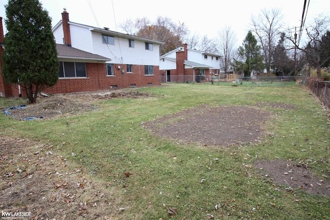 Building Photo - 18672 Beatrice St