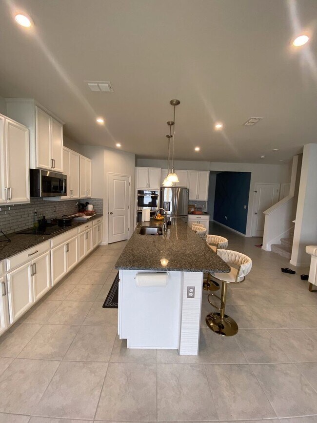 Foto del edificio - 4 Bedroom Single Family Home in Saint Cloud