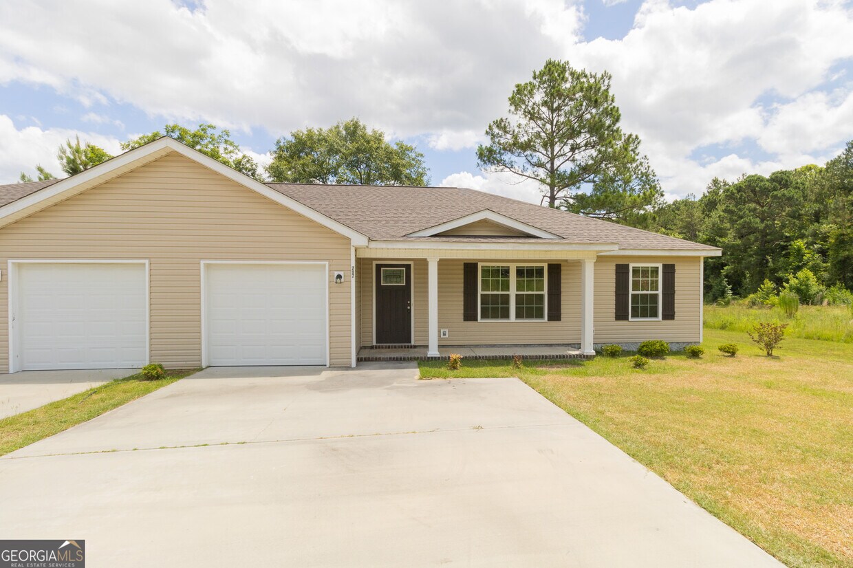 Primary Photo - 207 Bay Laurel Ct