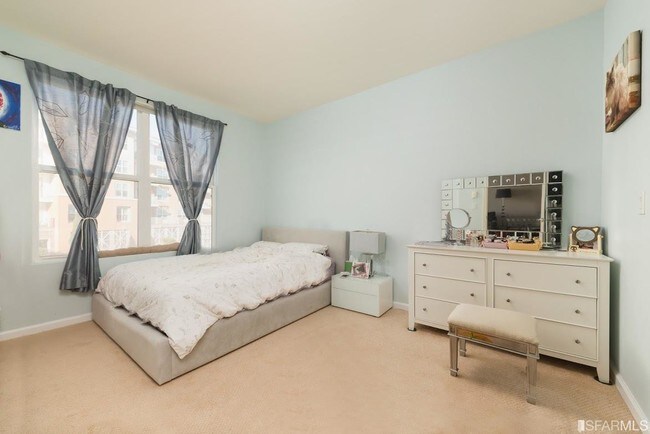 Foto del edificio - 301 Crescent Ct