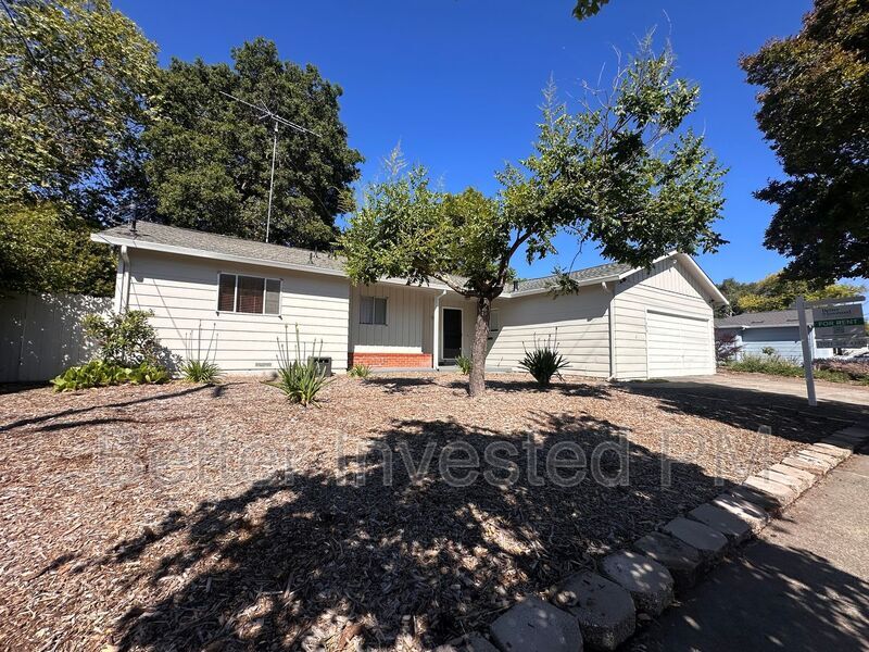 Foto principal - 719 Parkside Dr