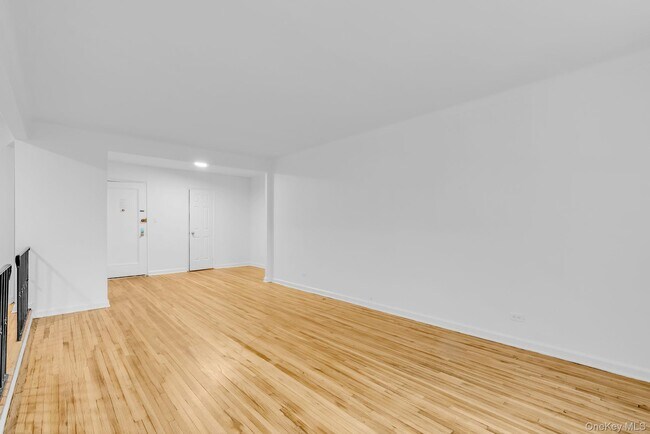 Foto del edificio - 143-50 Hoover Ave