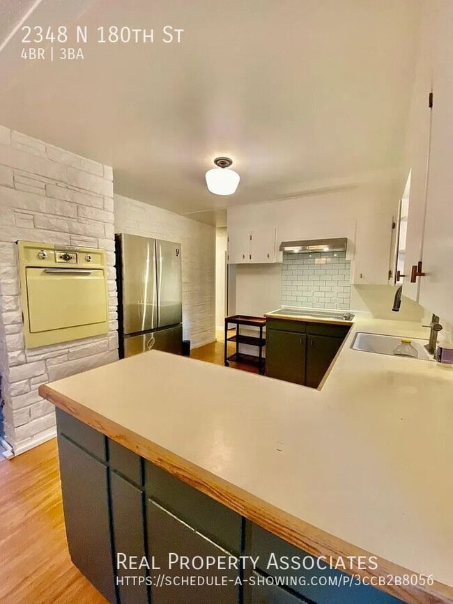 Building Photo - 2348 N 180th St