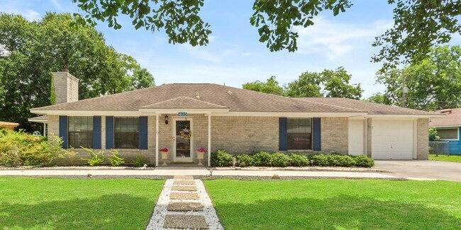 Building Photo - 405 Texas St