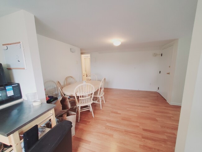 Foto del edificio - 22 Cove Rd