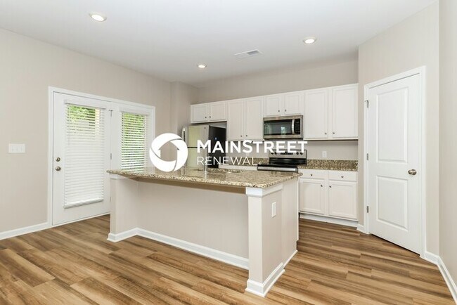 Foto del edificio - 4 Bedroom Pet-Friendly Home in Locust Grove, GA with Main Street Renewal