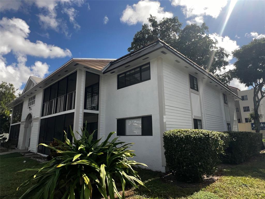 Foto principal - 18815 NW 62nd Ave