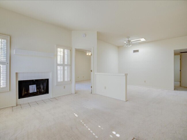 Foto del edificio - Near the Rillito Walk Path - 3 Bed, 2 Bath with Community Pool!