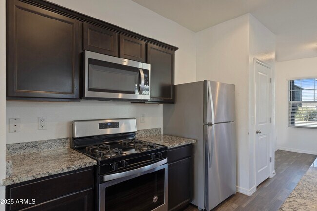 Foto del edificio - 20249 W Woodlands Ave