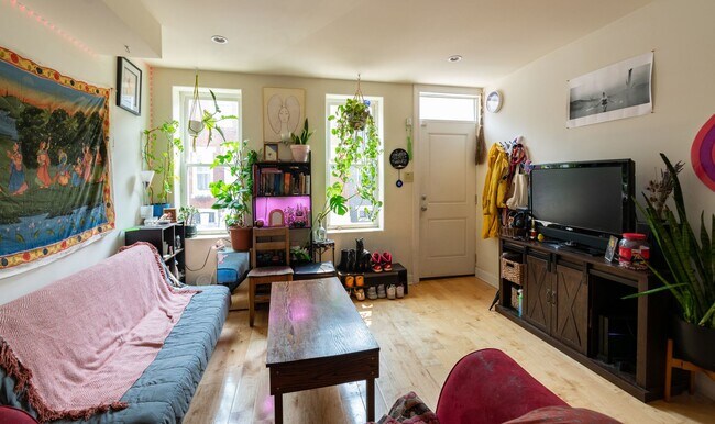 Foto del edificio - Two Bedroom Point Breeze Townhouse