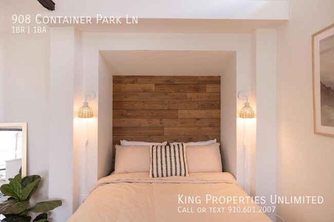 Foto del edificio - 908 Container Park Ln