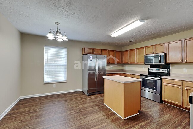 Foto del edificio - 377 Stewart Springs Dr
