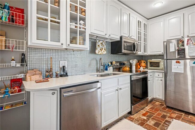 Foto del edificio - 737 Barnett St NE
