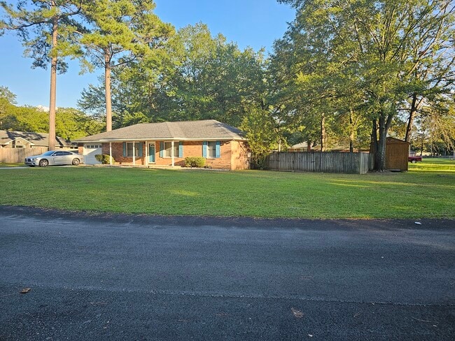 Building Photo - 940 Manchester Cir