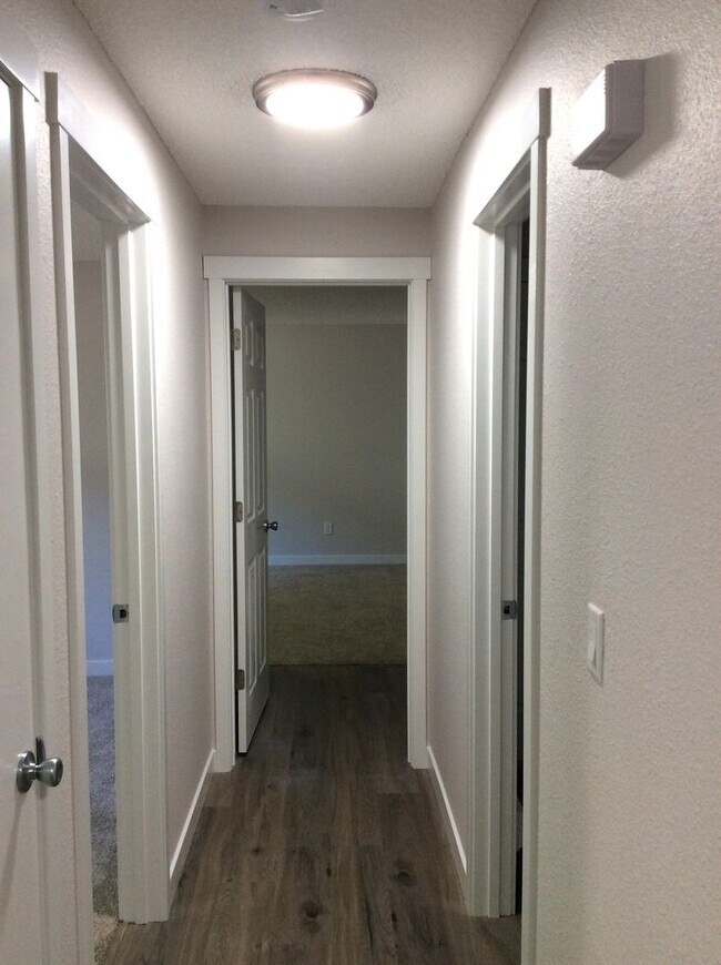 Foto del edificio - Totally Updated, Beautiful Duplex unit! Av...