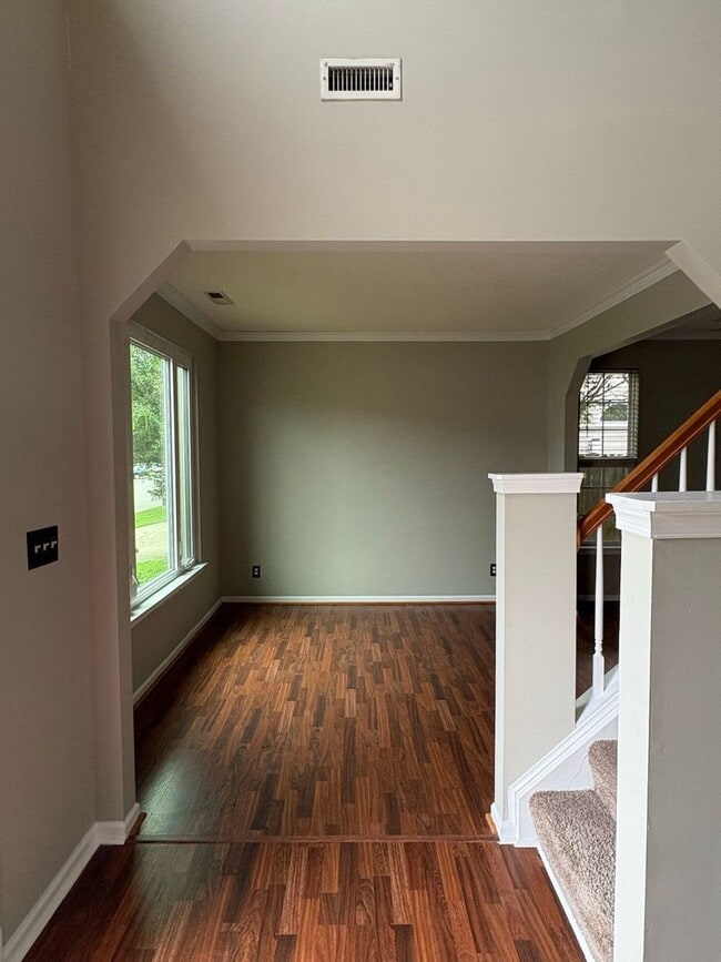 Foto del edificio - 223 Woodburne Ln