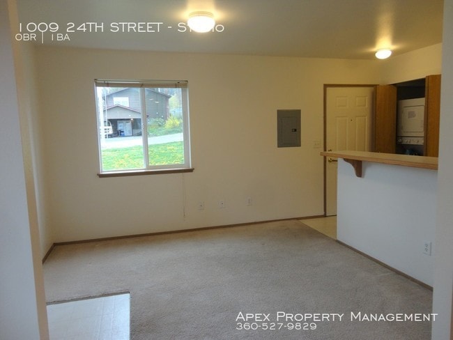 Building Photo - NEAR WWU- Courtyard Apartments - LAST STUDIO!