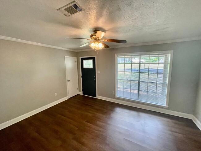 Building Photo - 3/1.5 for RENT in Pearl!