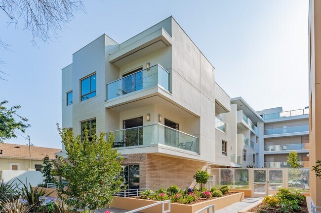 Building Photo - 137 S Wilson Ave