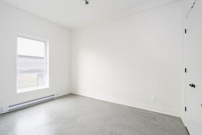 Building Photo - 7172 Rue Alexandra