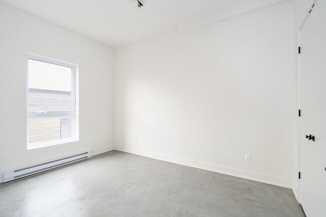 Photo du bâtiment - 7172 Rue Alexandra