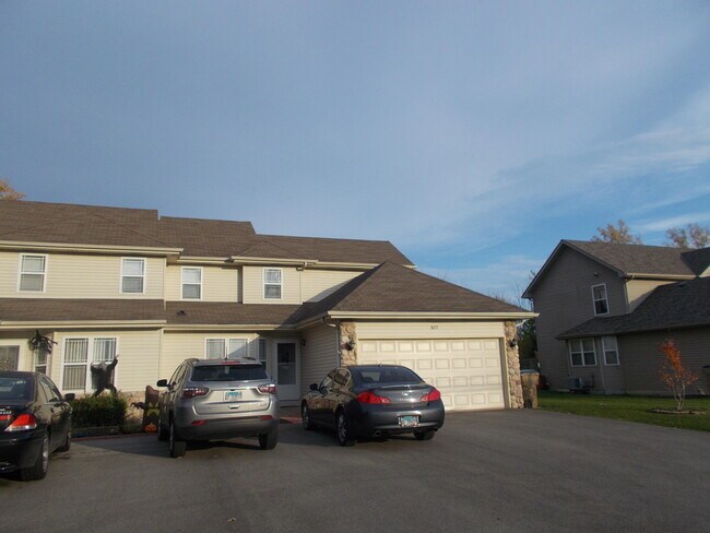 Foto del edificio - 8657 Old Green Bay Rd