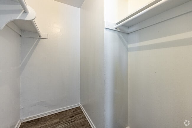 1BR, 1BA - 735SF - Closet - Palm Gate Apartments