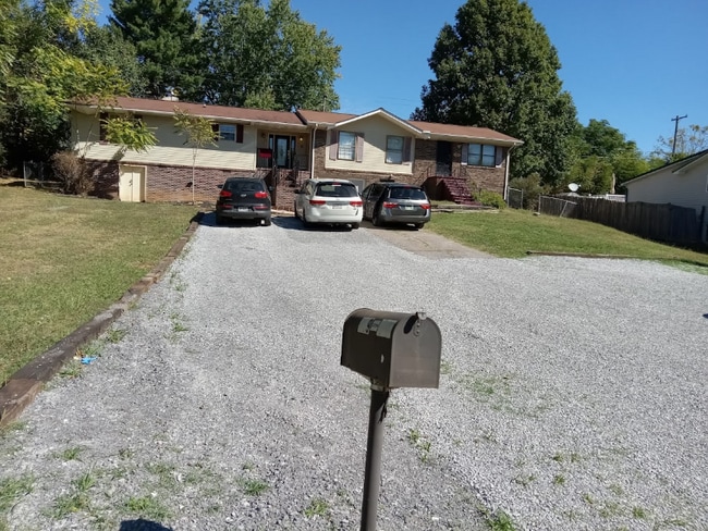 Photo - 409-411 Bonnie Brae Dr Apartment