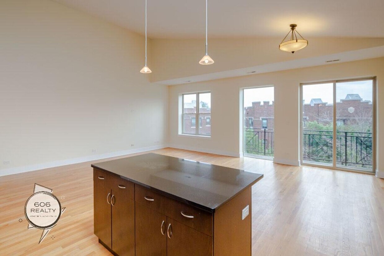 Foto principal - 2504 N Willetts Ct