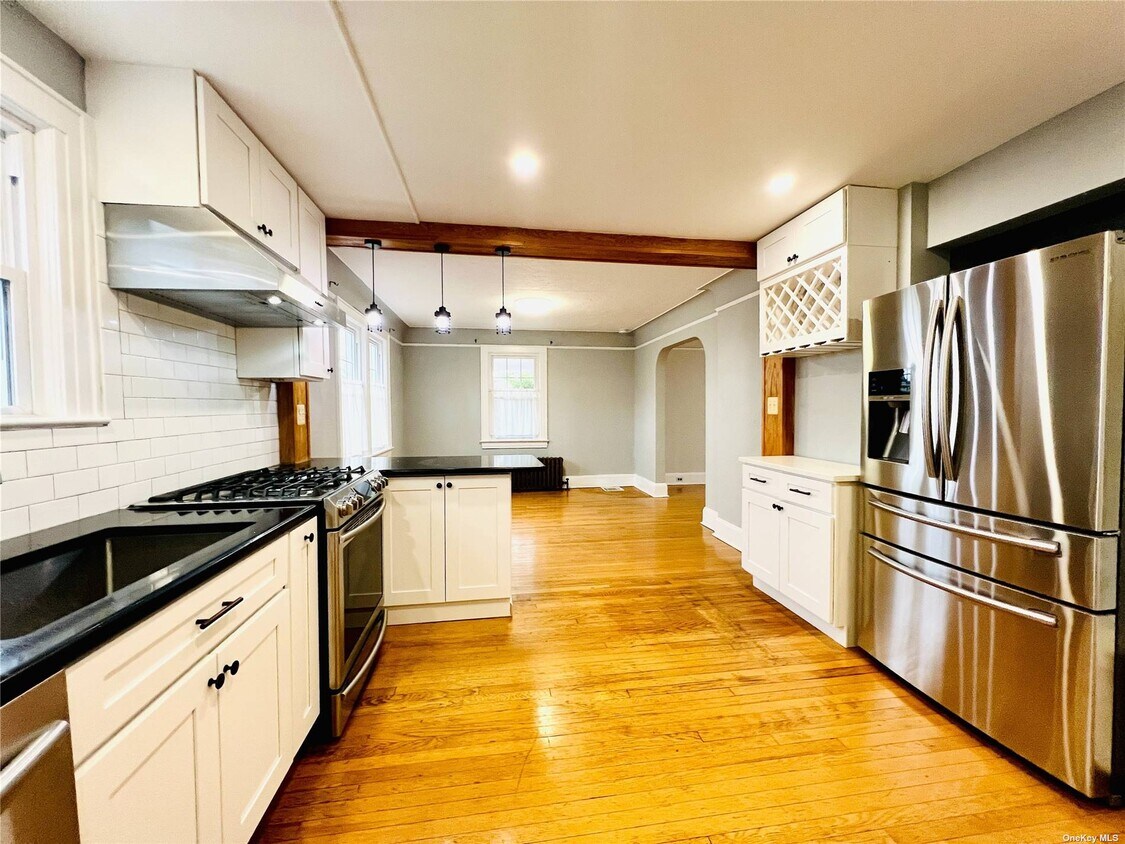 Primary Photo - 16 Avenue A