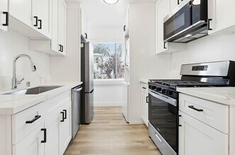 Building Photo - 2245 W 26th Pl