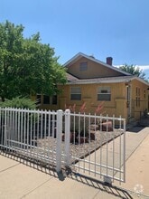 Building Photo - 215 Harvard Dr SE