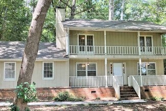 Building Photo - 1569 Briarwood Ln SW