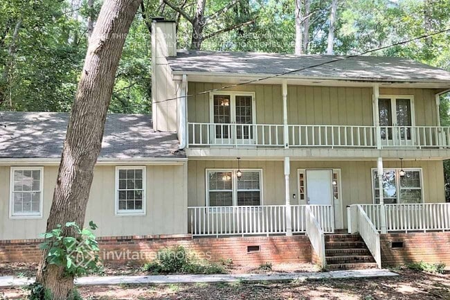Building Photo - 1569 Briarwood Ln SW