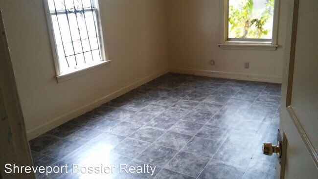 Foto del edificio - 2 br, 1 bath House - 2723 Fulton St