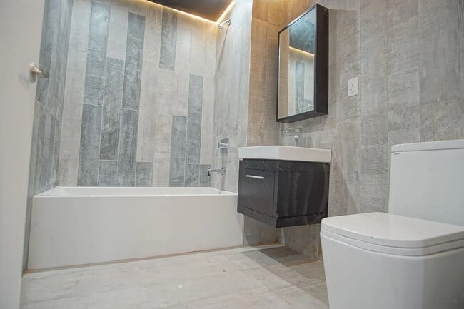 Foto del edificio - 562 Park Pl