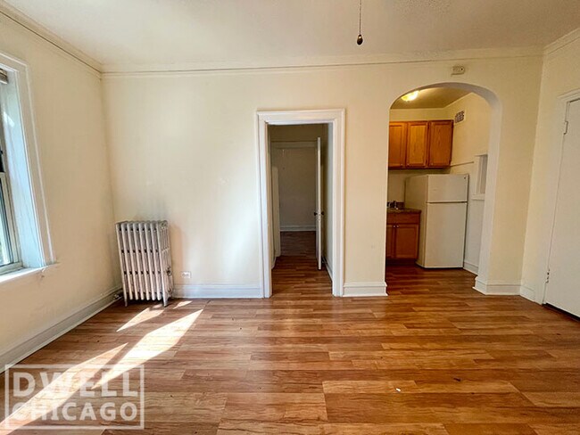 Foto del edificio - 2500 N Sawyer Ave