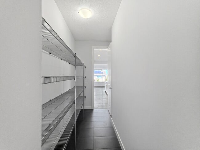 Building Photo - 118 Panora Ct NW