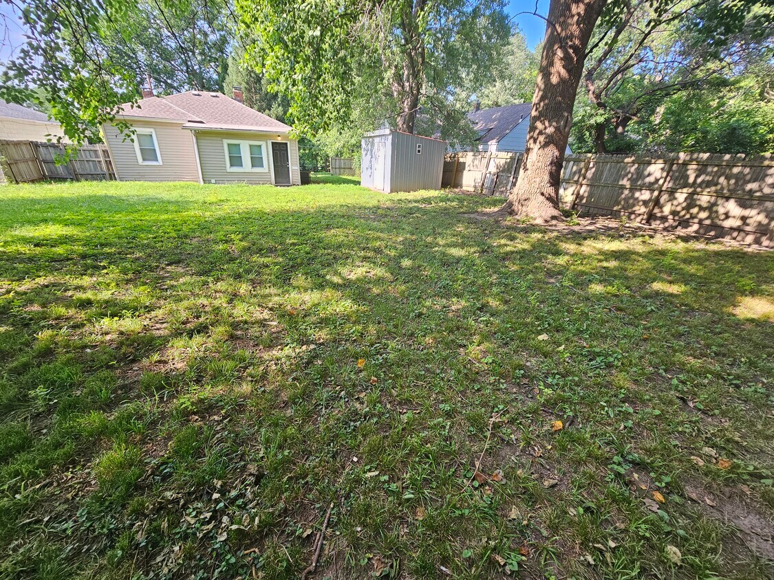 Primary Photo - 319 W Linden Ave
